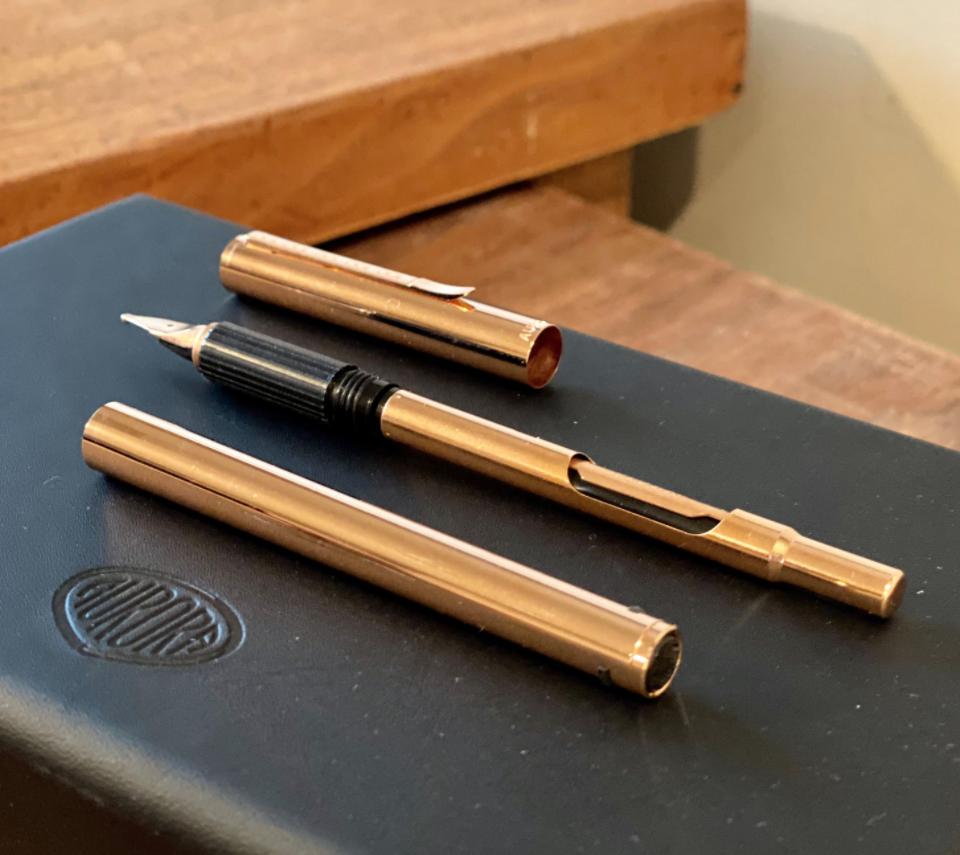 Aurora Cento Hastil Fountain Pen